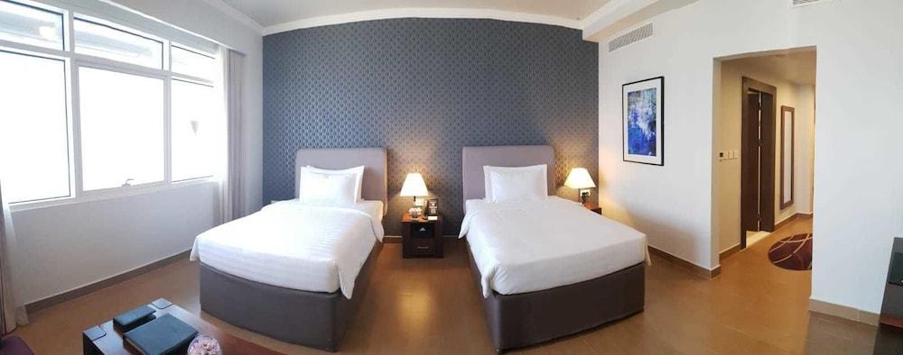 The Curve Hotel Doha Eksteriør billede