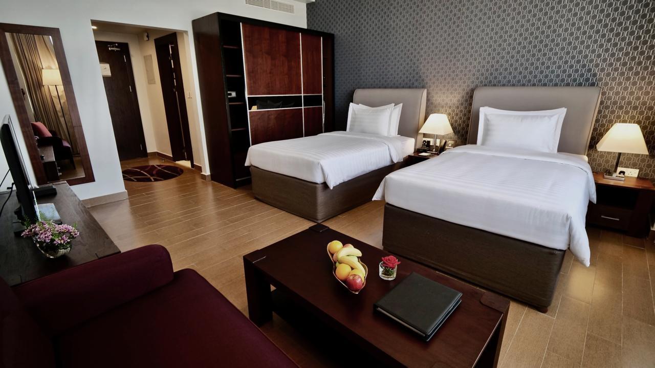 The Curve Hotel Doha Eksteriør billede